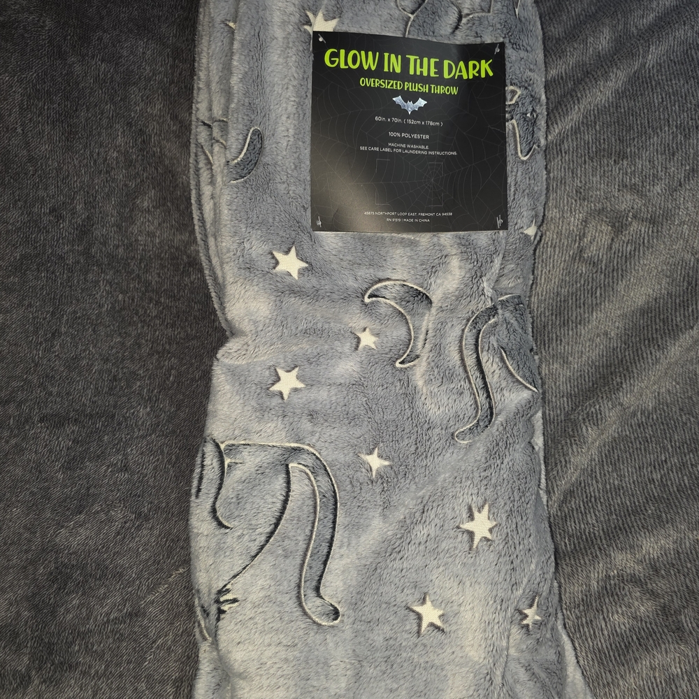 Glow in the Dark Plush Throw Blanket with Cats
